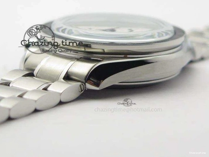 1223 Efficient Speedmaster JHF SS Snoopy Award 45th Anniversary White dial On SS Bracelet 8239